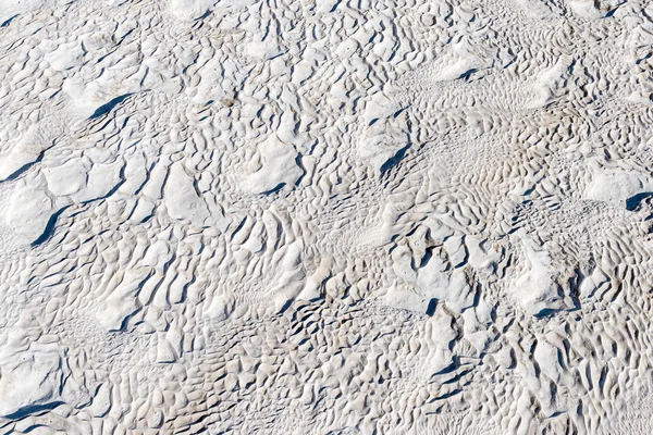 Naturliga travertin pooler och terrasser på Pamukkale, Turkiet. Pamukkale, menande "bomull castle" på turkiska. — Stockfoto