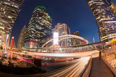 Gece boyunca Bangkok şehir meydanında iş bölgesi, Thailan