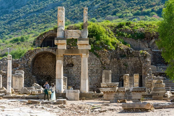 Turystów w Efezie, Turcja — Zdjęcie stockowe