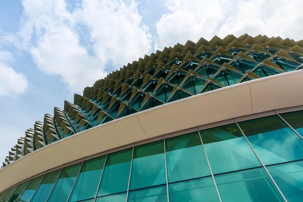 Roof detail pattern of esplanade theatres on the Bay, Singapore — Stockfoto