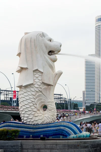 A estátua da fonte Merlion em Singapura . — Fotografia de Stock