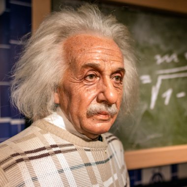 Bir mumya Albert Einstein