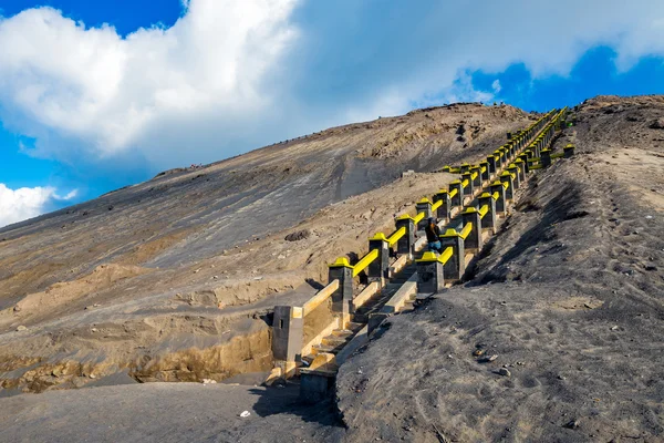 Crater of Mount Bromo volcanoes in Bromo Tengger Semeru National Park, East Java, Indonesia — Stock Photo, Image