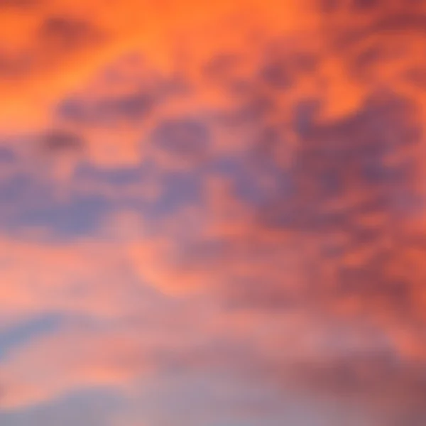 Desenfoque Hermoso amanecer cielo y nubes background.blur fondo — Foto de Stock