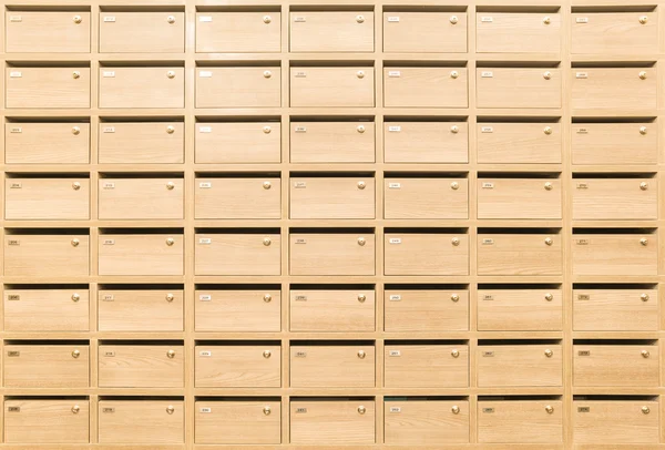 Armário caixas de correio de madeira postal para manter suas informações — Fotografia de Stock