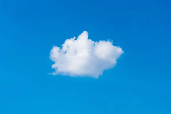 Single white cloud on blue sky background at daytime — Stock Photo, Image