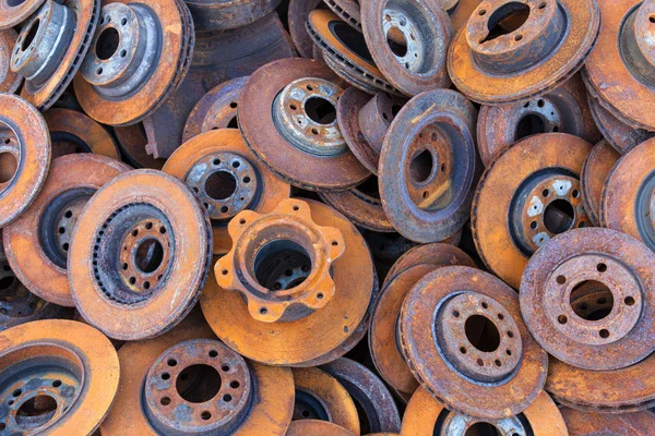 Discos de freio antigos para reciclagem — Fotografia de Stock