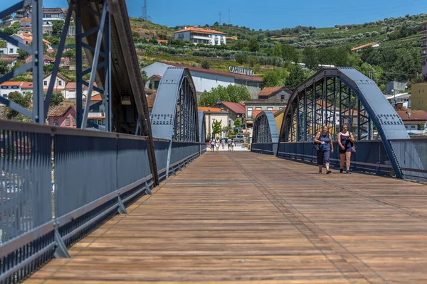 Regua Πορτογαλία 2020 Θέα Στη Μεταλλική Γέφυρα Πάνω Από Τον — Φωτογραφία Αρχείου