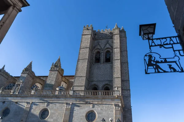 Avila Spain 2021 Avila大教堂Austere Romanesque Gothic侧立面建筑侧视图 — 图库照片