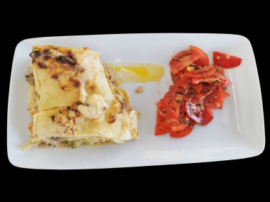 Vejetaryen yemeği, sebze lazanyası, brokoli, havuç, kabak, ıspanak, mantar ve domates....