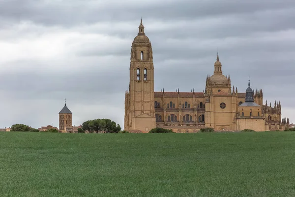 Segovia Španělsko 2021 Majestátní Pohled Ikonickou Gotickou Budovu Katedrále Segovia — Stock fotografie