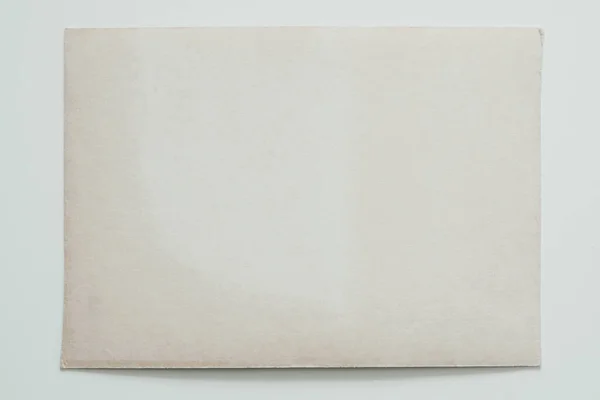 beyaz ve eski fotoğraf kartı, beyaz arka planda.