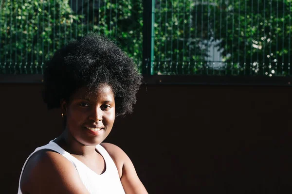 Portrait Happy African American Woman Street Summer — Stock Photo, Image