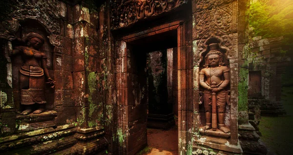 Schilderachtig Gesneden Giant Apsara Standbeeld Oude Tempel Van Vat Phou — Stockfoto