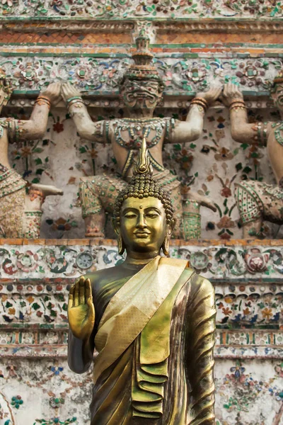 Golden Buddha Figuren Voor Oude Pagode Reusachtige Wachters Beelden Met — Stockfoto