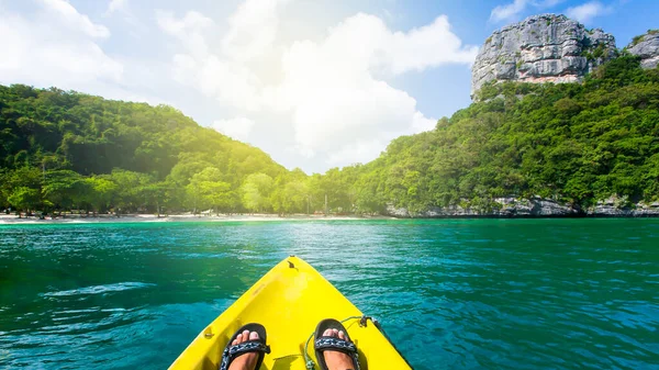 Kayaking Tropical Island Sunny Summer View Form Yellow Kayak Blue — 图库照片