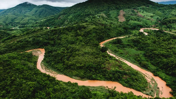 Vista Aérea Riacho Transbordante Com Deslizamento Terra Estação Chuvosa Cena — Fotografia de Stock