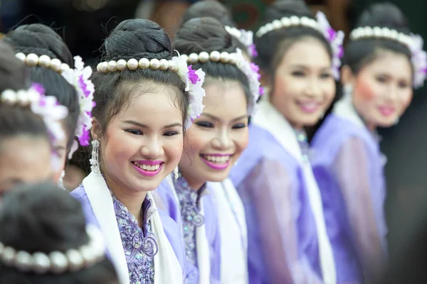 Samutprakan Thailand April 2012 Mon Teenage Girls Traditional Dress Having — Stock Photo, Image