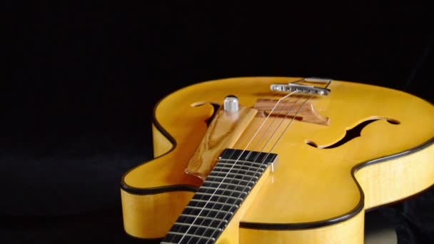 Classic Electric Guitar Jazz Rotating in Horizontal in Close Up — Stock Video