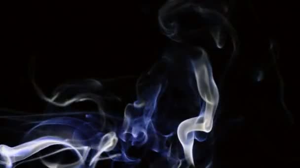 Colonne e fili di fumo in movimento — Video Stock