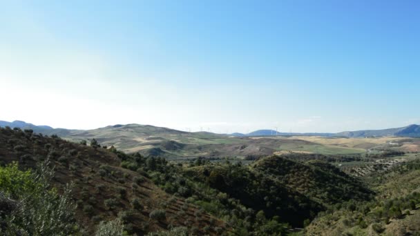 地中海景观与风力涡轮机可再生能源在地平线上 — 图库视频影像