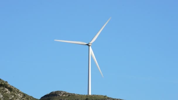 Rüzgar türbin enerji döner. — Stok video