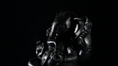 Siyah arka plan üzerine dönüm Ganesha, Hindu Tanrı figürü