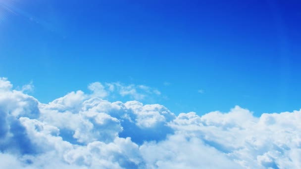 Vista aérea de las nubes que pasan del cielo — Vídeo de stock