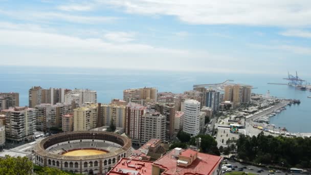 Panorámica de la ciudad de Málaga desde el castillo de Gibralfaro — Vídeo de stock
