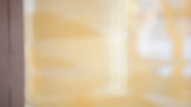 Otomatik kapı açılış ve insanlar geçirilmesi