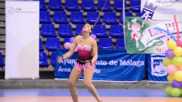 Malaga Malaga Spagna 2015 Ginnasta Con Nastri Sul Torneo Ginnastica — Video Stock