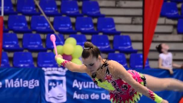 Malaga Malaga Spanien 2015 Junge Turnerin Beim Turnier Der Rhythmischen — Stockvideo