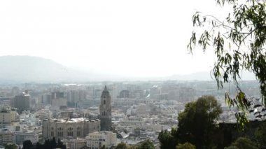 Gün batımında, Malaga şehir ile Gibralfaro dan Malaga Katedrali