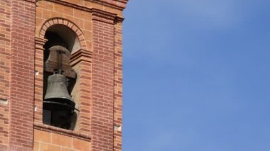 Tipik İspanyol çan kulesi