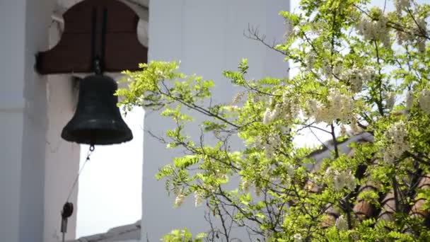 Typische Andalusische klokkentoren — Stockvideo