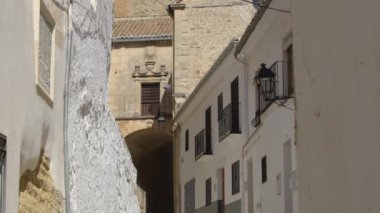 İspanya, Alhama de Granada 'daki tipik anıtsal cadde