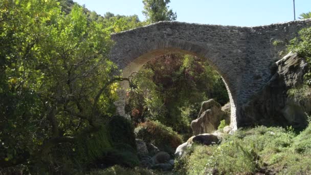 Alte Römische Brücke Salares Spanien — Stockvideo