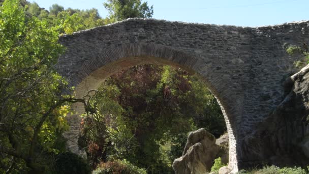 Old Roman Bridge Sunny Day Salares Spain — Stock Video