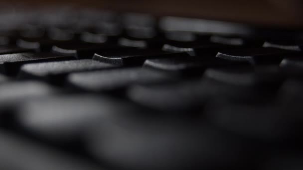 用黑色计算机键盘书写 — 图库视频影像