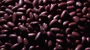 Kırmızı fasulye dağı samimi bir ışıkla, dönüşümlü