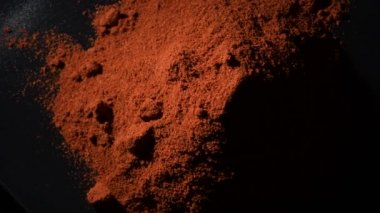 Paprika tozu dağı dönüyor