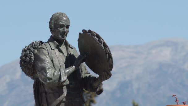 Statue Monument Partygoer Comares Spain — Stock Video