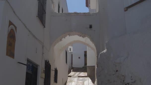 Мавританская Улица Древними Арками Комаресе Аксаркия Испания — стоковое видео