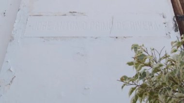 Jose Antonio Primo de Rivera hatıra plaketi, Comares, İspanya
