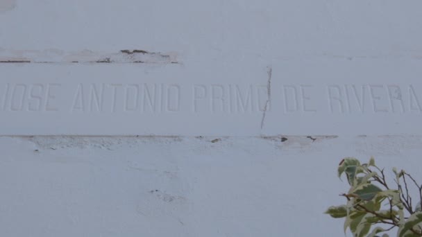 Placa Conmemorativa José Antonio Primo Rivera — Vídeos de Stock