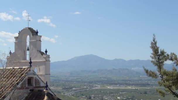 Campanario Una Antigua Ermita Que Mira Las Montañas Crtama España — Vídeo de stock