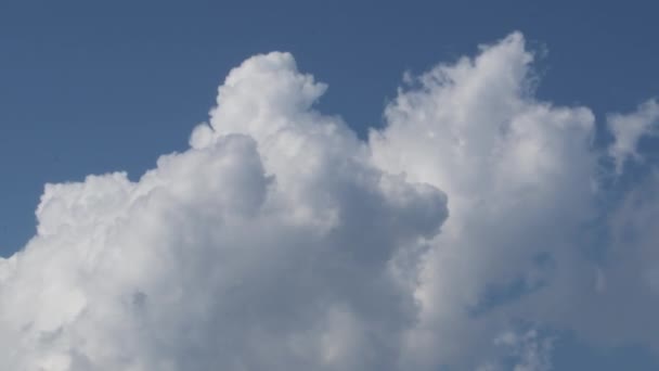 Nuvens Lapso Tempo Avançando Céu Azul — Vídeo de Stock