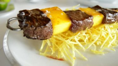 Mango meyve ve eti şiş