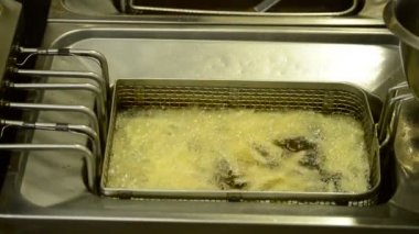 Kızartma yağı kaynar ile pişirme