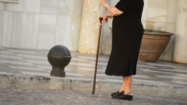 Donna anziana vestita di nero in Andalusia, Spagna — Video Stock